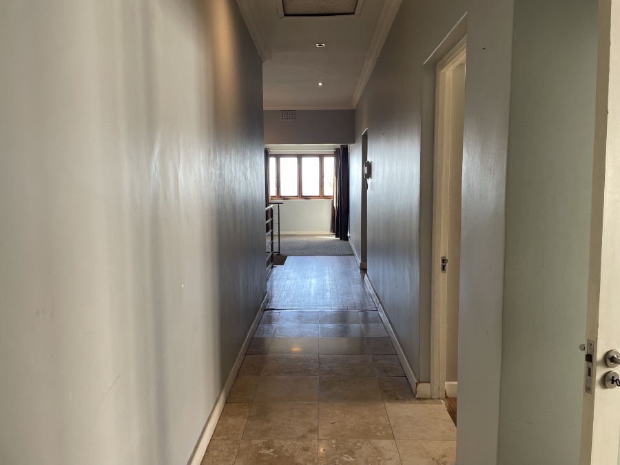 To Let 3 Bedroom Property for Rent in Vredehoek Western Cape